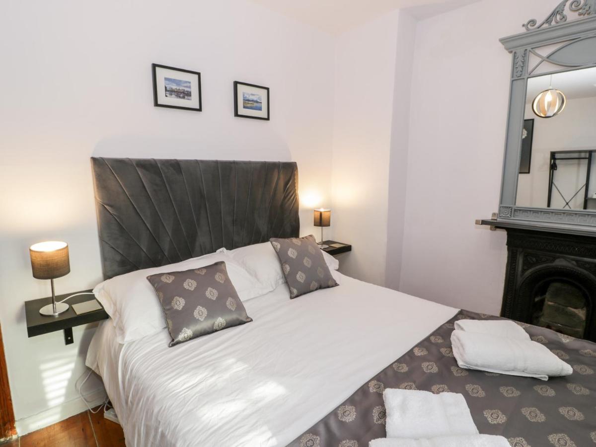 Tryfar House Villa Harlech Bagian luar foto