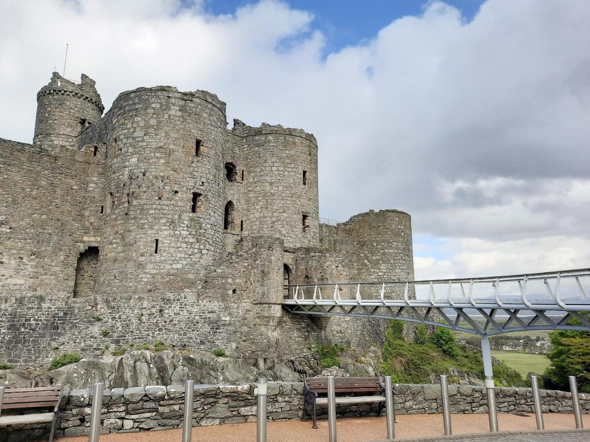 Tryfar House Villa Harlech Bagian luar foto